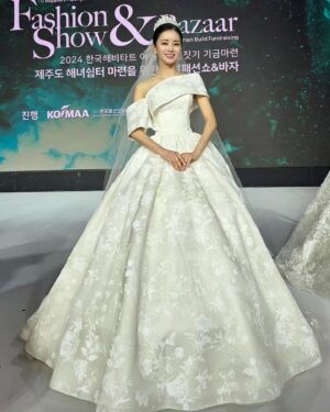 Lee Ga-ryeong Instagram - @kimmisook_wedding_official 
#김미숙웨딩
#해비타트