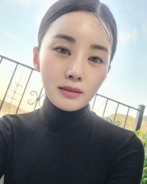 Lee Ga-ryeong Instagram - 푸릇푸릇 #시금치파스타
팬도되고 접시도되는#윙플라
원팬파스타