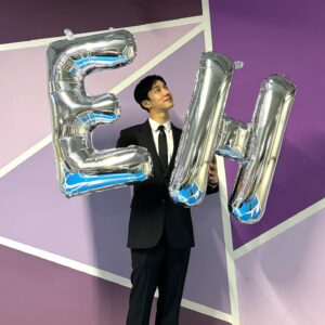 Lee Gi-kwang Instagram - 그동안 내 남편과 결혼해 줘 와 백은호 많은 응원과 사랑 보내주신 많은 분들 감사드립니다
좋은 분들과 함께한 덕분에 많이 배우고 느낄 수 있었던 좋은 현장이었습니다
진심을 다해 너무나 감사드리고 더욱더 노력해서 발전하는 좋은 가수이자 배우가 되도록 최선을 다하겠습니다 많은 사랑 다시 한번 감사드립니다