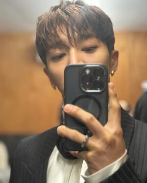 Lee Gi-kwang Instagram - Switch on