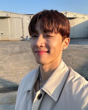Lee Gi-kwang Instagram - Switch on