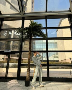 Lee Gi-kwang Instagram - Switch on