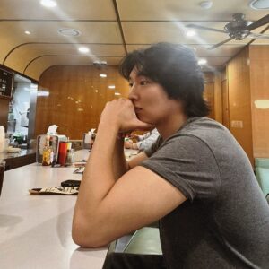 Lee Gi-taek Instagram - 🍔