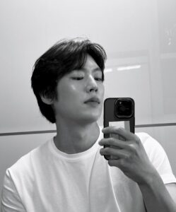 Lee Gi-taek Top 100 Instagram Photos and Posts