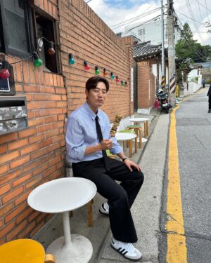 Lee Hee-jun Instagram - 기자님들과 인터뷰 끝나고ㅎㅎ
#핸섬가이즈  오늘 개봉