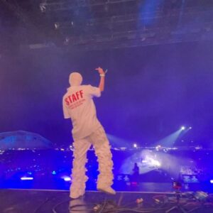 Lee Hwi-min Instagram - Two things i care about:My family and my team @h1ghrmusic And S/O to my forever boss @moresojuplease
@rollingloud.th