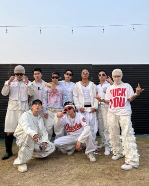 Lee Hwi-min Instagram - Two things i care about:My family and my team @h1ghrmusic And S/O to my forever boss @moresojuplease
@rollingloud.th