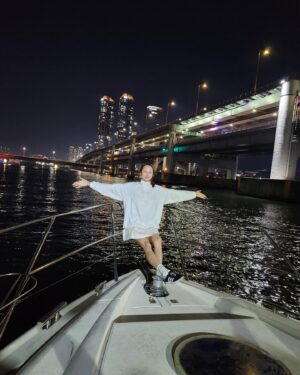 Lee Hye-jung Instagram - 행복이 별거냐🧡