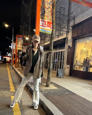 Lee Hye-jung Instagram - 미안한데 …
비율이 왜그런거예여 
분명 잘나왔다고 했자나여 ..😳

#사진못올리는이유
#셀카만올리는이유
#160으로만드는그의기술
#그래찍어준게어디야
#그래도사랑해