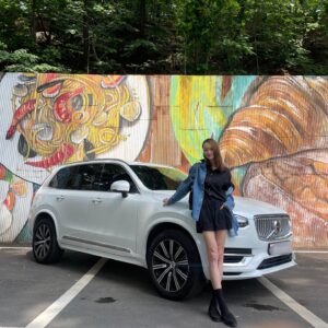 Lee Hye-jung Instagram - (광고)
우리가족이 셋이되면서 바꿨던
xc90
안전함은 말할것도 없고 너무 편안해요 
어디를 가든 든든한 내차🧡
특히 스웨디시프리미엄의 고급스러움이 잘느껴져요
오늘은 날씨도 좋으니
콧바람도 쐬고 축구도하고 골프도 치고 😆
바쁘다 바빠  현대사회의 워킹맘🙌🏻
함께하자 볼보xc90

#볼보 #volvo #볼보자동차코리아 #xc90 #xc90시승신청

@volvocarkr