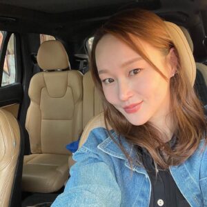 Lee Hye-jung Instagram - (광고)
우리가족이 셋이되면서 바꿨던
xc90
안전함은 말할것도 없고 너무 편안해요 
어디를 가든 든든한 내차🧡
특히 스웨디시프리미엄의 고급스러움이 잘느껴져요
오늘은 날씨도 좋으니
콧바람도 쐬고 축구도하고 골프도 치고 😆
바쁘다 바빠  현대사회의 워킹맘🙌🏻
함께하자 볼보xc90

#볼보 #volvo #볼보자동차코리아 #xc90 #xc90시승신청

@volvocarkr