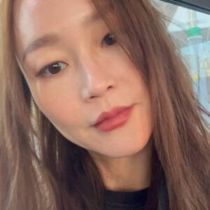Lee Hye-jung Instagram - 머리 안말리구 
버스타구 콧바람쐬러 출동🧡

그나저나 봄바람 좋다아🧡