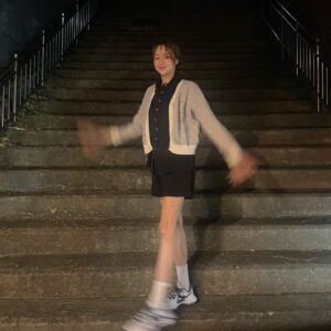 Lee Hye-jung Instagram - 졸린데..
잠자기 실흥데????🙄
.
.
.
밤잠 …. 잘자요🥰🫶🏻🧡 #손가락몇개게 🤣