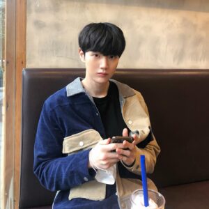 Lee Hyun-jun Instagram - 즐거운 추석 보내세요 ☺️