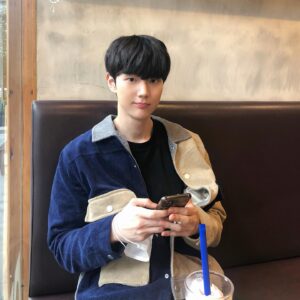 Lee Hyun-jun Instagram - 즐거운 추석 보내세요 ☺️