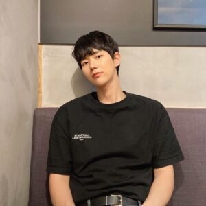 Lee Hyun-jun Instagram - 😐
