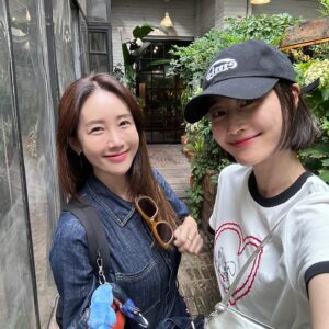 Lee Hyun-yi Thumbnail - 3.3K Likes - Most Liked Instagram Photos