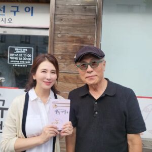 Lee Il-hwa Instagram - 추억의밥상~
#식객허영만의백반기행 
#8월8일 #오늘밤 #8시 
#tv조선 
#진솔한이야기들 
#허선생님 #푸근하고 #인자하신미소 
#즐거웠던 #촬영 #건강하세요🙏🏻