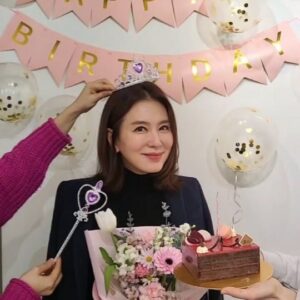 Lee Il-hwa Instagram - 🪻👡🎂