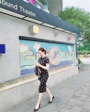 Lee Il-hwa Instagram - 산조 흩어짐과 모임의 미학
.
.
.
#정구호연출님작품 #산조 
#국립무용단 #아름다움의절정 
#언제나감동 #김종덕예술감독님 #멋진작품 #초대 #감사