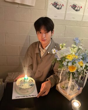 Lee Il-jun Instagram - 축하해 주신 모든 분들 너무나 너무나 감사합니다 진심으로! 우리 모두 좋은 일만 가득하시구 화이팅!!🍀🖤