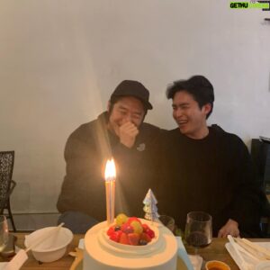 Lee Jae-won Instagram - .
#vip 그리고 병훈이
끝까지 애정있게 지켜봐 주셔서 감사합니다
너무 빨리 끝난거 같아 아쉽고 벌써 그립네요 함께 재밌게 즐겨주신 분들 정말 고맙습니다 행복했어요 
또 좋은 작품으로 찾아뵐게요

사진은 사랑하는 준원이랑 알콩달콩하는 모습이네요