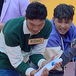 Lee Jeong-hoon Instagram - KAPTEN JIRAYUT MINTA ULANG‼️🤣

Dijamin seru saksikan malam inj
pukul 23.15 WIB
hanya di MNCTV✨️

#LuckySpinnerIndonesia 
#LuckySpinnerID 
#LSI2024