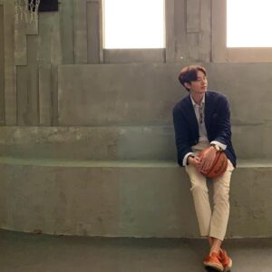 Lee Ji-hoon Instagram - 🕴🏻