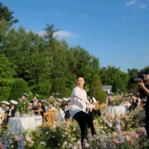 Lee Ji-hoon Instagram - #결혼식

행복하십쇼♡
조세호남창희 #조남지대
진지한대 왜 우껴 진짜😃
진호랑 상준씬 최고의 콤비😁
축가는 창열이형 바비형 임한별 박구윤
오늘의 주인공 유희관👍

자갸 다음식엔 셋이 가겠다❤️

#웨딩#결혼식#야외
#축가#지금이순간