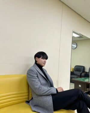 Lee Ji-hoon Instagram - #갈라콘

한주간
안동 부산 정읍 광주
오신분들에게 최고의 행복을 느끼게 해드리기💞
너무너무 행복한 밤이었습니다👍

#내년에또만나요🖐