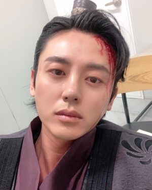 Lee Ji-hoon Instagram - 슬프지만 힘내 고건아.. 오늘밤도 🕴🏻 #달이뜨는강