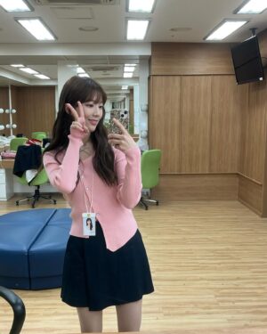 Lee Ji-won Instagram - 마지막 촬영 날
많이 놀란 돌고래🥹(볼륨주의)