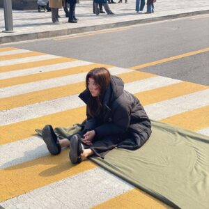 Lee Ji-won Instagram - 악귀 윤뎡이 행복해라🥹❣️