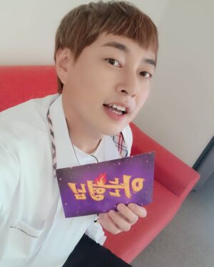 Lee Jin-ho Instagram - 오늘 아는형님 하루 전학왔어요😊

@luxekim 영철선배님 빈자리