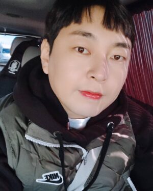 Lee Jin-ho Instagram - 입술이 너무 빨간데