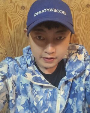 Lee Jin-ho Instagram - 간만에 셀카 😄
모두모두 맛있는거 많이 드시고 명절 잘 보내세요^^

해피추석😁

#뱀눈 #스네이크아이즈
#파충류눈
#무섭다라는반응이많은사진