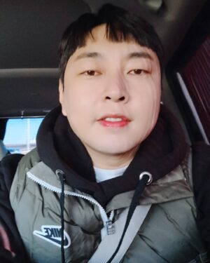 Lee Jin-ho Instagram - 입술이 너무 빨간데