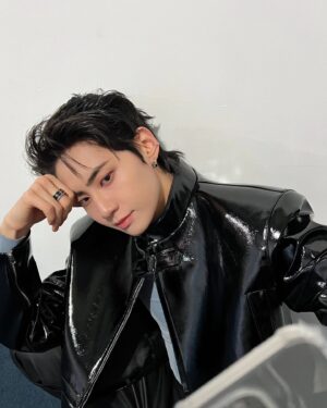 Lee Jin-hyuk Instagram - Ready?