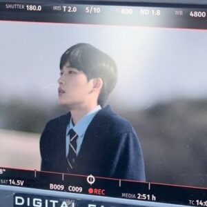 Lee Jong-hyuk Instagram - #청담국제고등학교 #bitchxrich 

@wavve.official @netflixkr