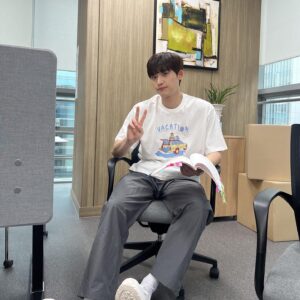Lee Jong-hyuk Instagram - #우리연애시뮬레이션 막방기념🫶