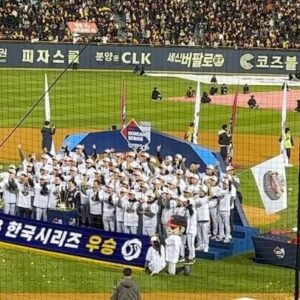 Lee Jong-hyuk Instagram - 아…축하합니다 ㅜㅜ