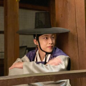 Lee Jong-won Instagram - 이렇게나 많은 사랑을 받게 될 줄은 몰랐습니다만.. 아직도 많은 부분에서 실감이 나지 않아요.🥹 수호, 여화를 비롯한 모든 캐릭터, 드라마를 아껴주시고 사랑해주셔서 감사하고 고마워요. 많은 분들이 힘내어 고생한 만큼 그 이상으로 잘 되어 증명을 한 것 같습니다. 드라마 재미있게 봐주셔서 진심으로 감사드립니다!! 다들 고생하셨어요!! ❤18% ❤️
