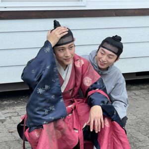 Lee Jong-won Instagram - 이렇게나 많은 사랑을 받게 될 줄은 몰랐습니다만.. 아직도 많은 부분에서 실감이 나지 않아요.🥹 수호, 여화를 비롯한 모든 캐릭터, 드라마를 아껴주시고 사랑해주셔서 감사하고 고마워요. 많은 분들이 힘내어 고생한 만큼 그 이상으로 잘 되어 증명을 한 것 같습니다. 드라마 재미있게 봐주셔서 진심으로 감사드립니다!! 다들 고생하셨어요!! ❤18% ❤️