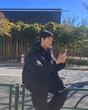 Lee Joo-hyung Instagram - 🖤