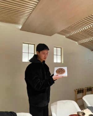 Lee Joo-hyung Instagram - 생일을 축하해주신 모든 분들 너무 고마워요 아주아주 행복한 생일이었습니다🤍