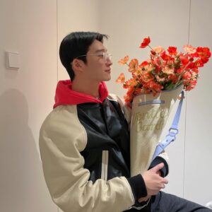 Lee Joo-hyung Instagram - 💛🧡💜