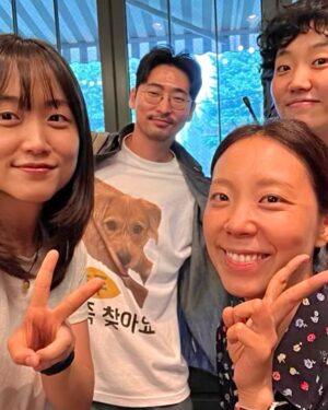 Lee Joo-young Instagram - 자 이 요 가 명 상  X  동 물 복 지 문 제 연 구 소
@jaiyogameditation X @awarekorea

제가 사랑하는 자이요가와 동물복지단체 어웨어에서
유기동물들을 위한 바자회   YOGA수업 이벤트를 준비해주셨어요

사랑하고 존경하는 감독님, 배우님 동료들과 
요가하며 힐링도 하고
기부도 하구요
무엇보다 우리가 꼭 들어야 할 이야기인 동물복지에 관한 이야기도 나눌 수 있어 좋았습니다
몸과 마음이 충만해지는 시간이었어요

어웨어 이형주 대표님이 하신 말씀 중에
“변화는 이벤트가 아니라 과정이다.” 
라는 말이 기억에 남아요
모두가 이 과정 속에 함께 했으면 좋겠습니다

자이요가, 어웨어 감사합니다
나마스테🌿

#외면하지말아요우리
#모든생명은소중합니다
#DontTurnAwayFromUs
#AllLifeIsPrecious