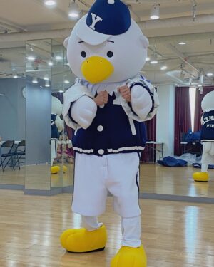 Lee Jung-jun Instagram - 독수리!!🦅
.

.

.

.

.
#치얼업 #cheerup #기운찬