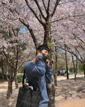 Lee Jung-jun Instagram - 🌸