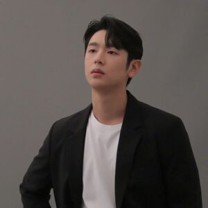 Lee Jung-jun Instagram - behind 2
.

.

.
#elpark #이엘파크